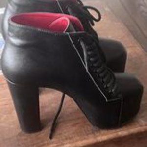 Von D Shoes- Trooper Booties (Size 8)